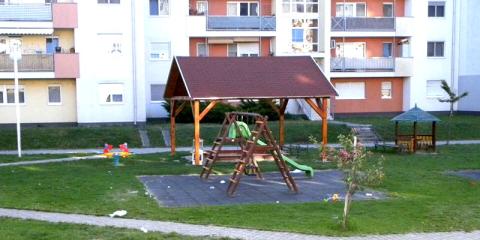 Hübner társasház homokozója