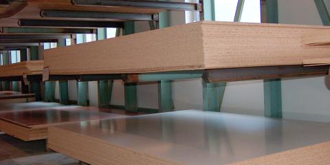 BRIZS Kft.Laminált bútorlapok raktáron