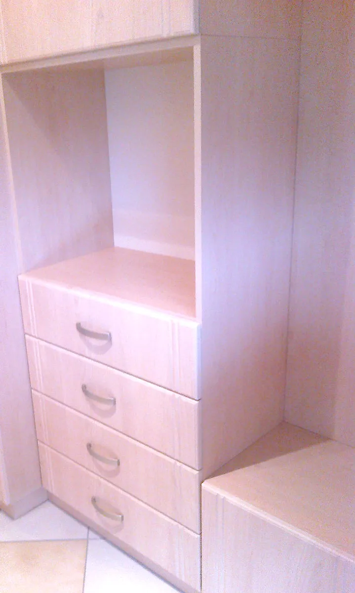 BRIZS KFT - Előszoba szekrény