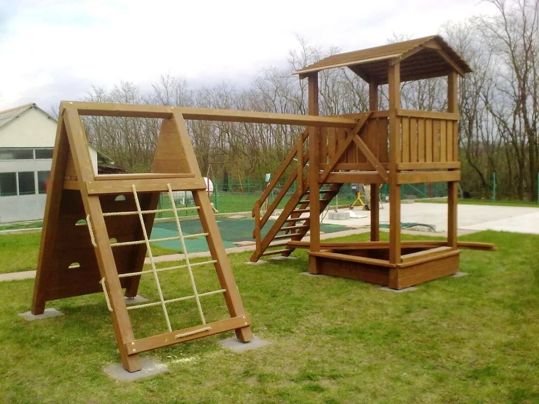 BRIZS Kft - Mászóka